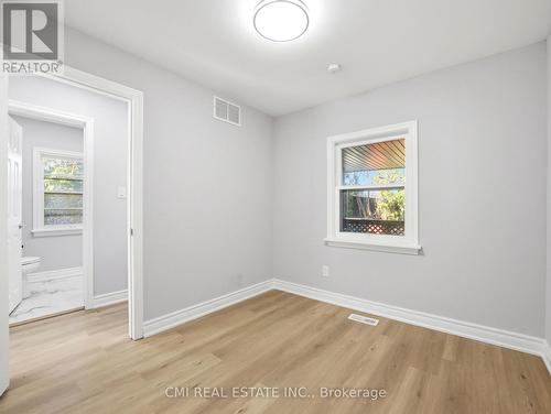 86 Adair Avenue S, Hamilton, ON - Indoor Photo Showing Other Room