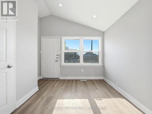 86 Adair Avenue S, Hamilton, ON - Indoor Photo Showing Other Room