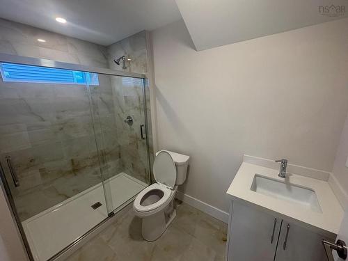 83 Simona Drive, Dartmouth, NS - Indoor Photo Showing Bathroom