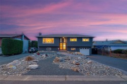 214 Cameron St Parksville, BC V9P 1G7