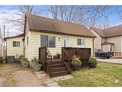 86 BRIEN Avenue WEST Essex, ON N8M 1W1