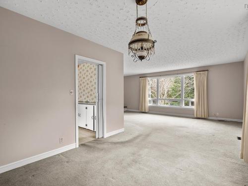 16 Glenn Drive, Halifax, NS 