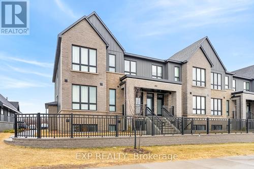 D - 810 ROGER GRIFFITHS AVENUE  Ottawa, ON K2S 3A9