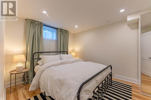820 Grenon Avenue, Ottawa, ON - Indoor Photo Showing Bedroom