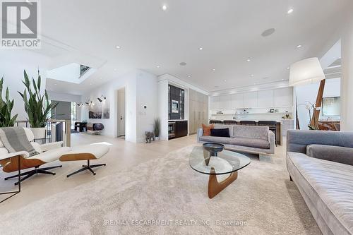 977 Gorton Avenue, Burlington, ON - Indoor Photo Showing Living Room