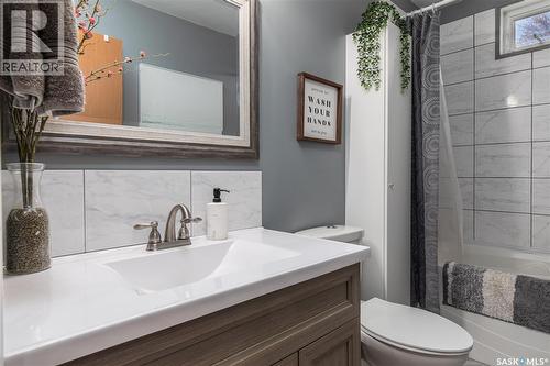 25 Alice Crescent, North Grove, SK - Indoor Photo Showing Bathroom