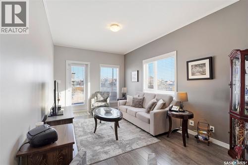 113 545 Hassard Close, Saskatoon, SK - Indoor Photo Showing Living Room