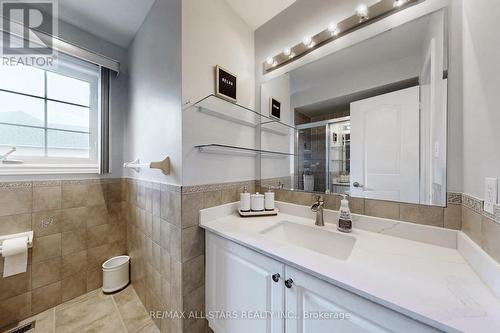75 Gloria Crescent, Whitby, ON - Indoor Photo Showing Bathroom
