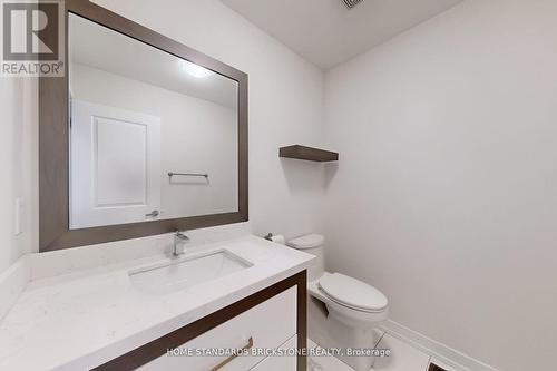 215 Salterton Circle, Vaughan, ON - Indoor Photo Showing Bathroom
