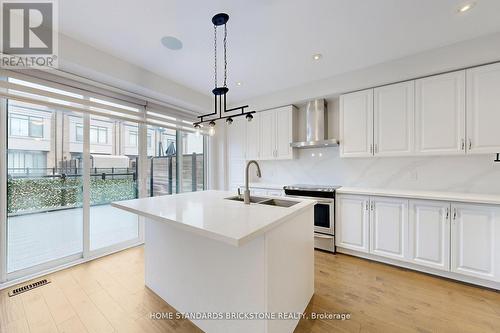 215 Salterton Circle, Vaughan, ON - Indoor Photo Showing Kitchen With Upgraded Kitchen