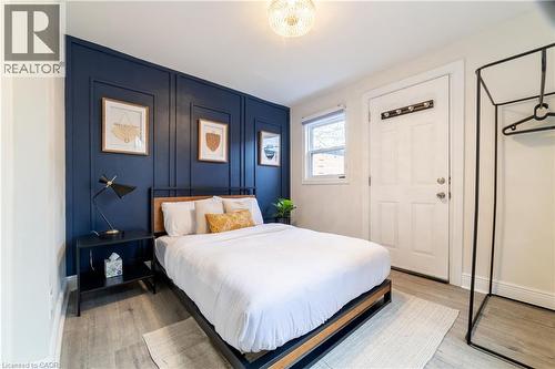 19 Century Street, Hamilton, ON - Indoor Photo Showing Bedroom