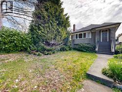 3624 CAMBRIDGE STREET  Vancouver, BC V5K 1M6