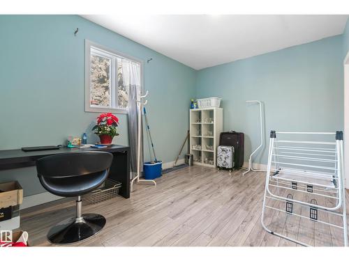 101 Westridge Rd Nw, Edmonton, AB - Indoor