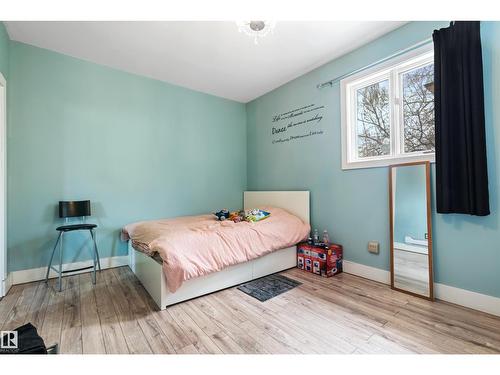101 Westridge Rd Nw, Edmonton, AB - Indoor Photo Showing Bedroom