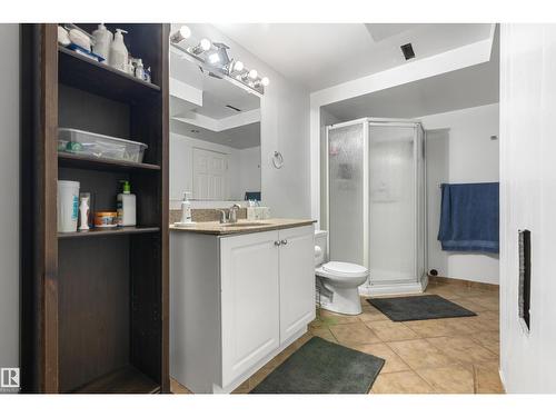 101 Westridge Rd Nw, Edmonton, AB - Indoor Photo Showing Bathroom