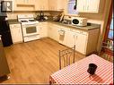 126 Gibson Avenue, Hamilton, ON  - Indoor Photo Showing Kitchen 