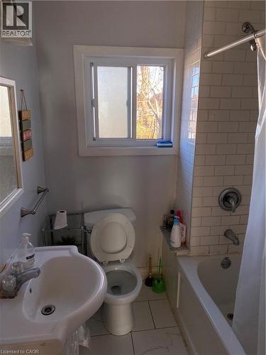 126 Gibson Avenue, Hamilton, ON - Indoor Photo Showing Bathroom