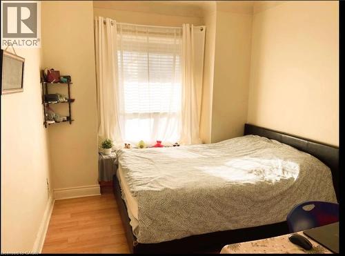 126 Gibson Avenue, Hamilton, ON - Indoor Photo Showing Bedroom
