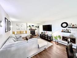 301 1389 WINTER STREET  Surrey, BC V4B 3Y2