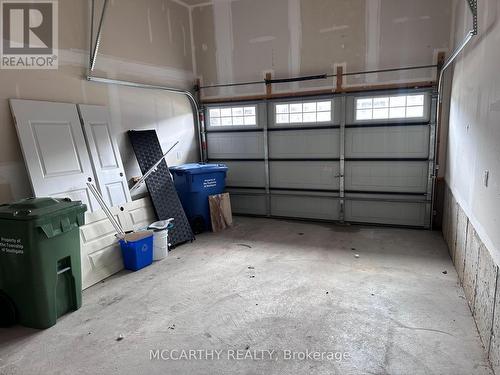 231 Ridley Crescent, Southgate, ON - Indoor Photo Showing Garage
