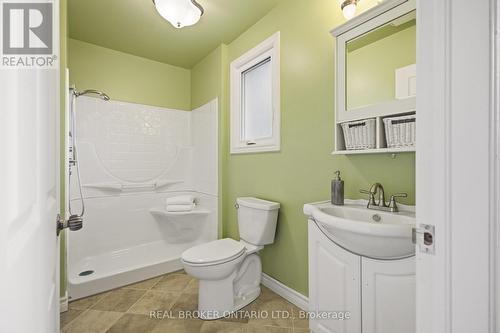 1294 Fernwood Drive, Ottawa, ON - Indoor Photo Showing Bathroom