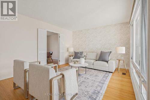 1294 Fernwood Drive, Ottawa, ON - Indoor Photo Showing Living Room