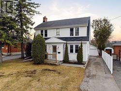 496 HARTLEIGH AVENUE  Ottawa, ON K2B 5J6