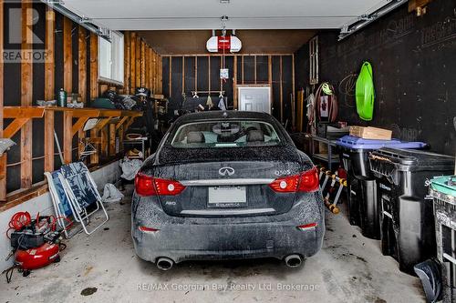 41 Beaufort Crescent, Tiny, ON - Indoor Photo Showing Garage