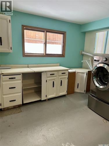 3317 Eagle Crescent, Prince Albert, SK - Indoor Photo Showing Laundry Room