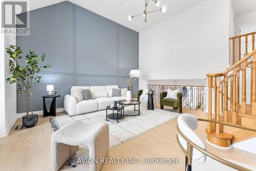 33 BROCKDALE STREET  Richmond Hill, ON L4E 4W1