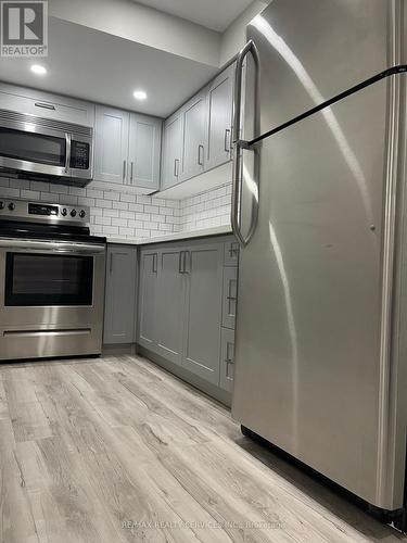 34 Ebury (Lower) Drive, Brampton, ON - Indoor Photo Showing Kitchen With Stainless Steel Kitchen
