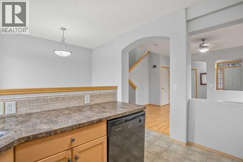1 Ivey Close, Red Deer, AB - Indoor Photo Showing Kitchen