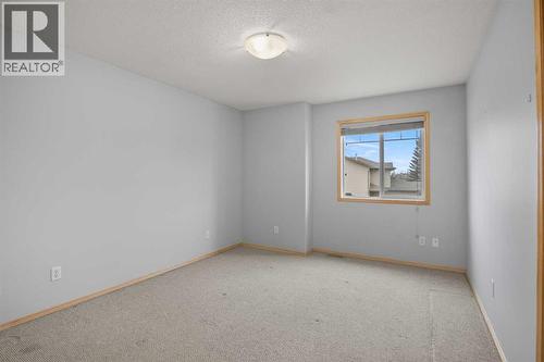 1 Ivey Close, Red Deer, AB - Indoor Photo Showing Other Room