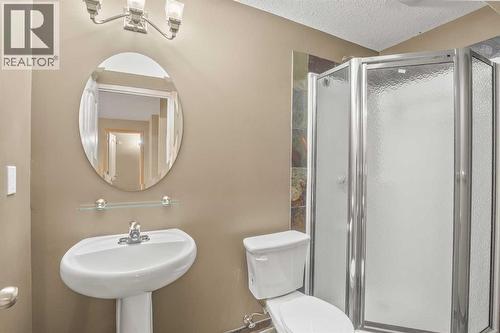 1 Ivey Close, Red Deer, AB - Indoor Photo Showing Bathroom