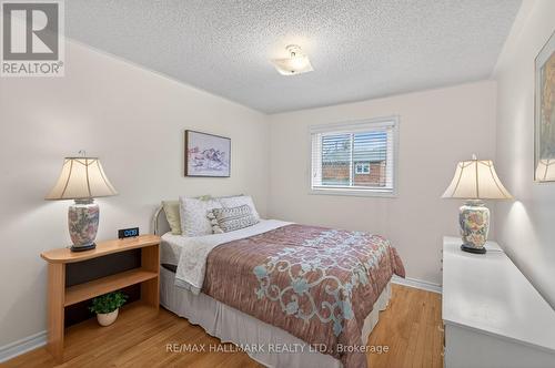 5733 Tayside Crescent, Mississauga, ON - Indoor Photo Showing Bedroom