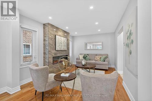 5733 Tayside Crescent, Mississauga, ON - Indoor Photo Showing Living Room With Fireplace