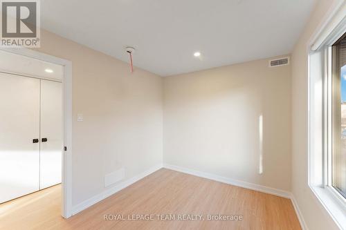 90 Elm Street, Ottawa, ON - Indoor Photo Showing Other Room