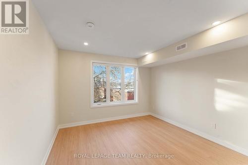 90 Elm Street, Ottawa, ON - Indoor Photo Showing Other Room