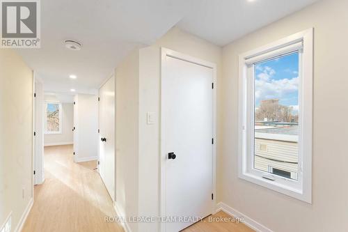 90 Elm Street, Ottawa, ON - Indoor Photo Showing Other Room
