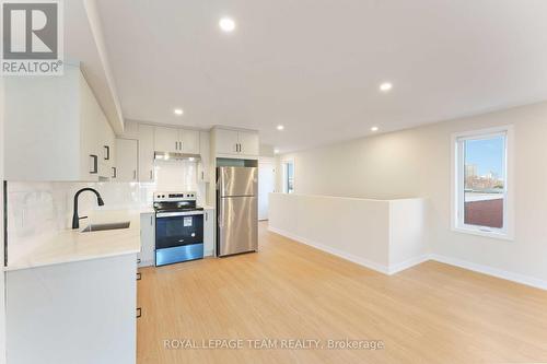 90 Elm Street, Ottawa, ON - Indoor Photo Showing Kitchen