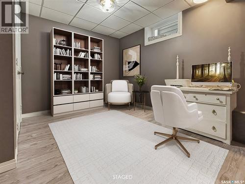 152 4Th Avenue Se, Swift Current, SK - Indoor Photo Showing Office