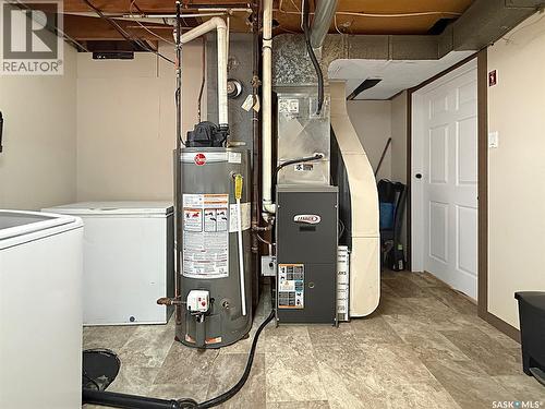 152 4Th Avenue Se, Swift Current, SK - Indoor Photo Showing Basement
