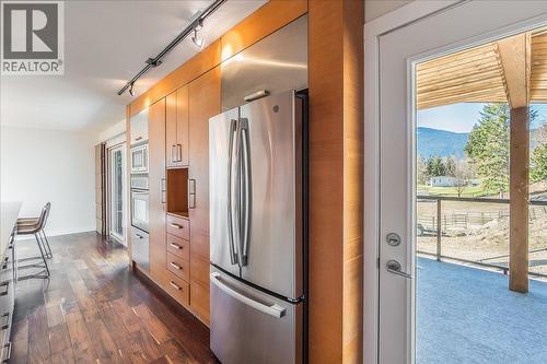633 Jorgensen Road, Nelson, BC - Indoor