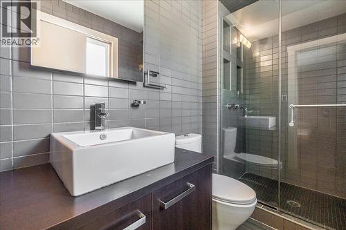 633 Jorgensen Road, Nelson, BC - Indoor Photo Showing Bathroom