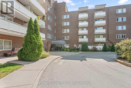 304 - 198 SCOTT STREET  St. Catharines (Fairview), ON L2N 5T3