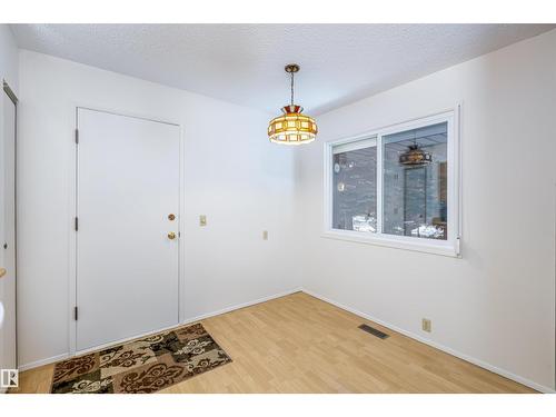 108 Forest Gv, St. Albert, AB - Indoor Photo Showing Other Room