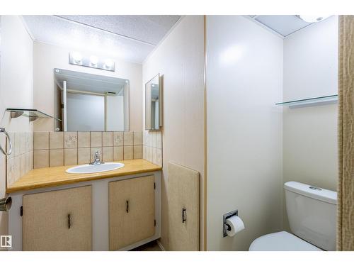108 Forest Gv, St. Albert, AB - Indoor Photo Showing Bathroom