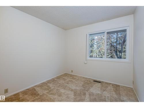 108 Forest Gv, St. Albert, AB - Indoor Photo Showing Other Room