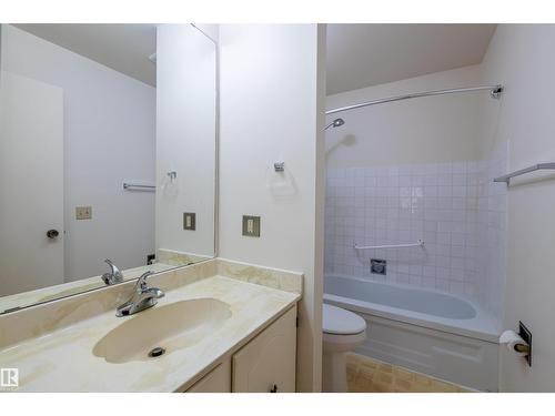 108 Forest Gv, St. Albert, AB - Indoor Photo Showing Bathroom