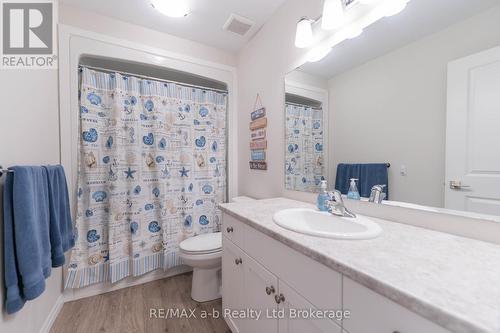 Main 4PC Bathroom - 19 Huntley Avenue, Tillsonburg, ON - Indoor Photo Showing Bathroom